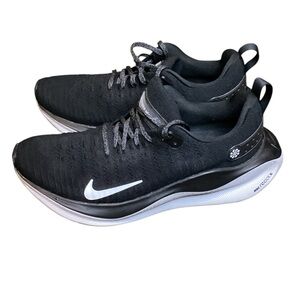 Nike Men's Black and White Athletic Shoes